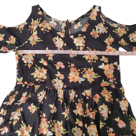 Sportsgirl Cold Shoulder Dress - Picture 4 of 8